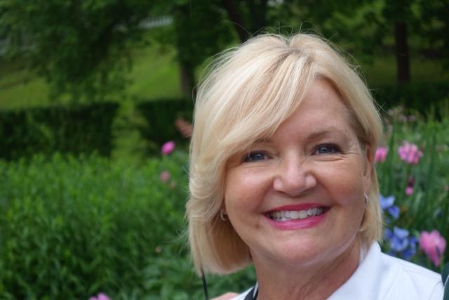 Obituary of Debi "DeeDee" Calhoun