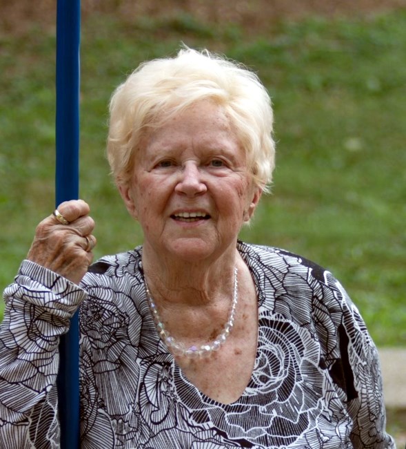 Obituary of Rebecca Nell Ayers