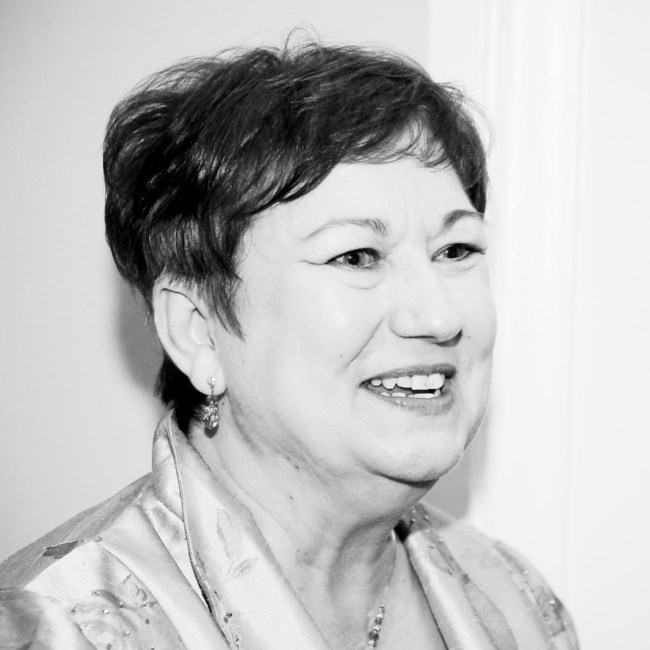 Obituary of Joy Raynal Lowe