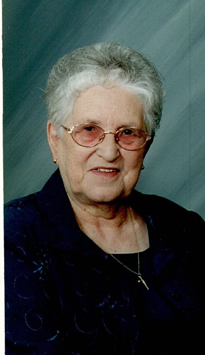 Obituary of Maria Avila Apolinario