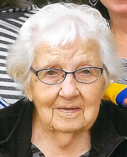 Obituary of Amelia Bender