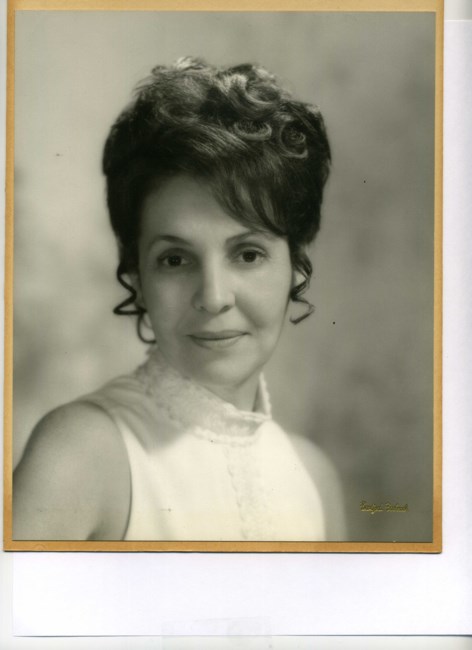 Obituary of Mrs. Lorraine Pesce di Gregorio