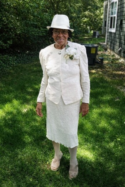 Obituario de Esther M. Smith