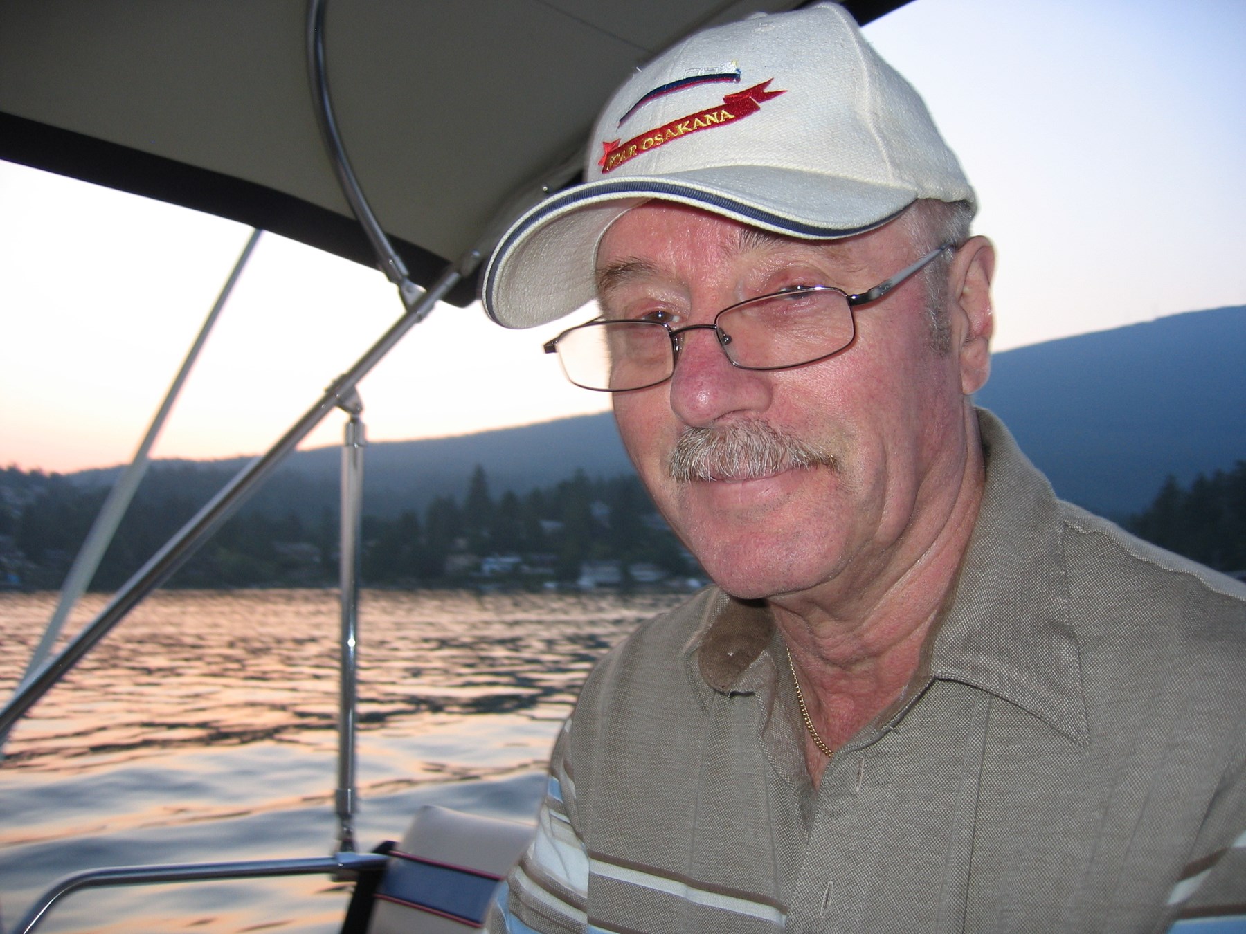 mucho magnus wife vicky