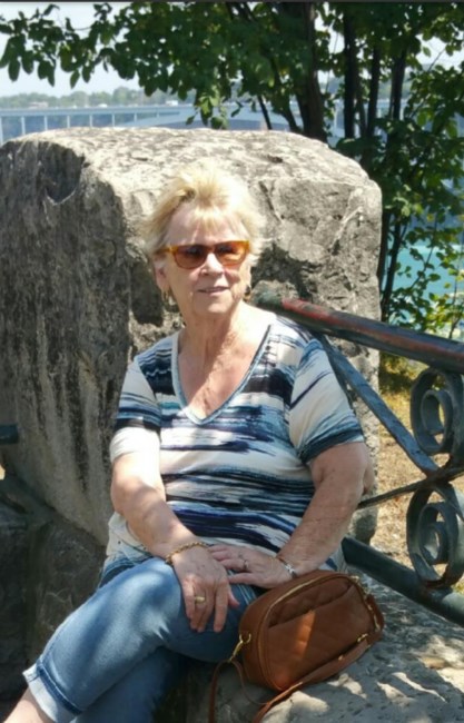 Obituary of Mary Robertson