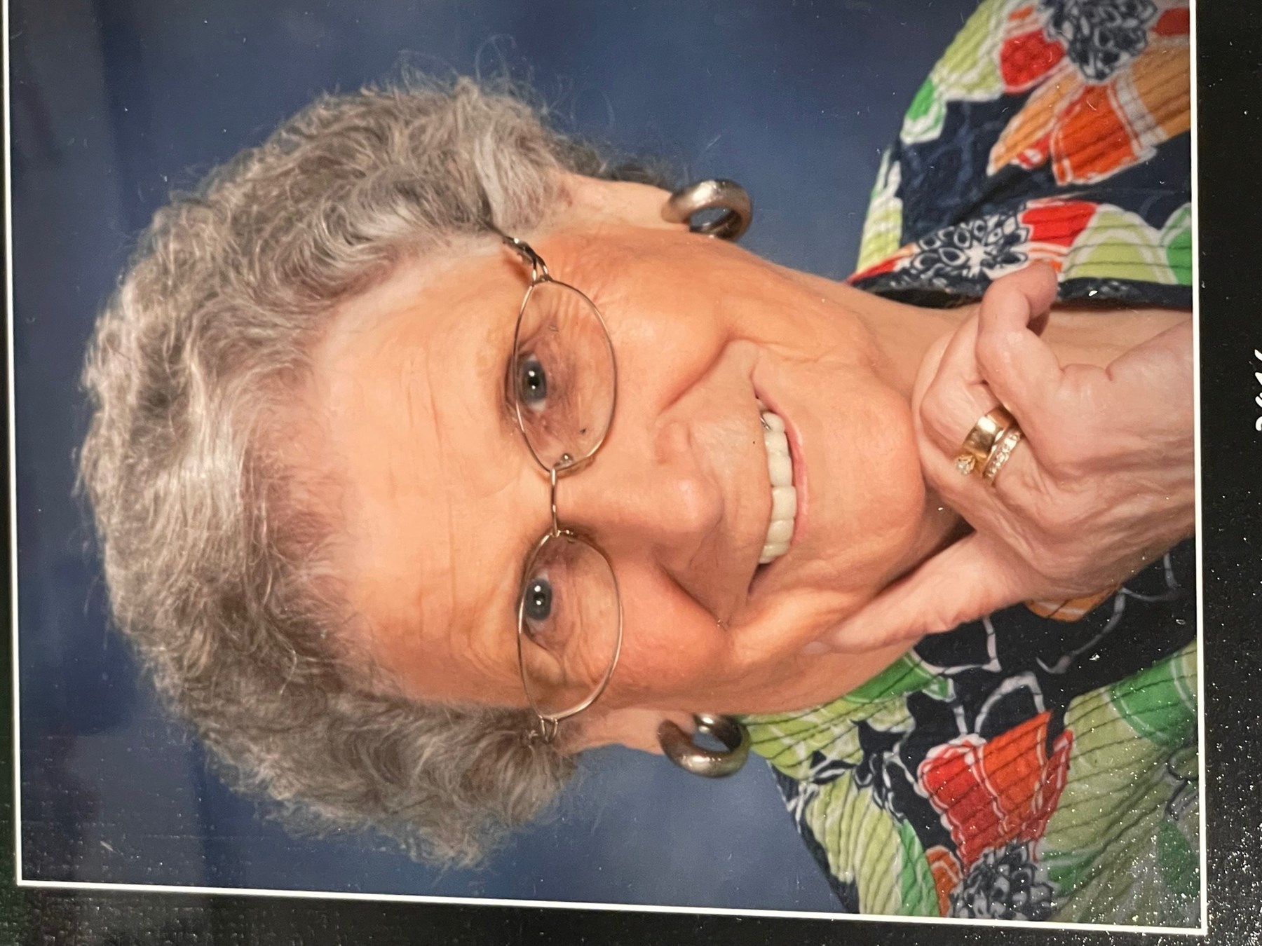 Obituario de Doris J. Elliott