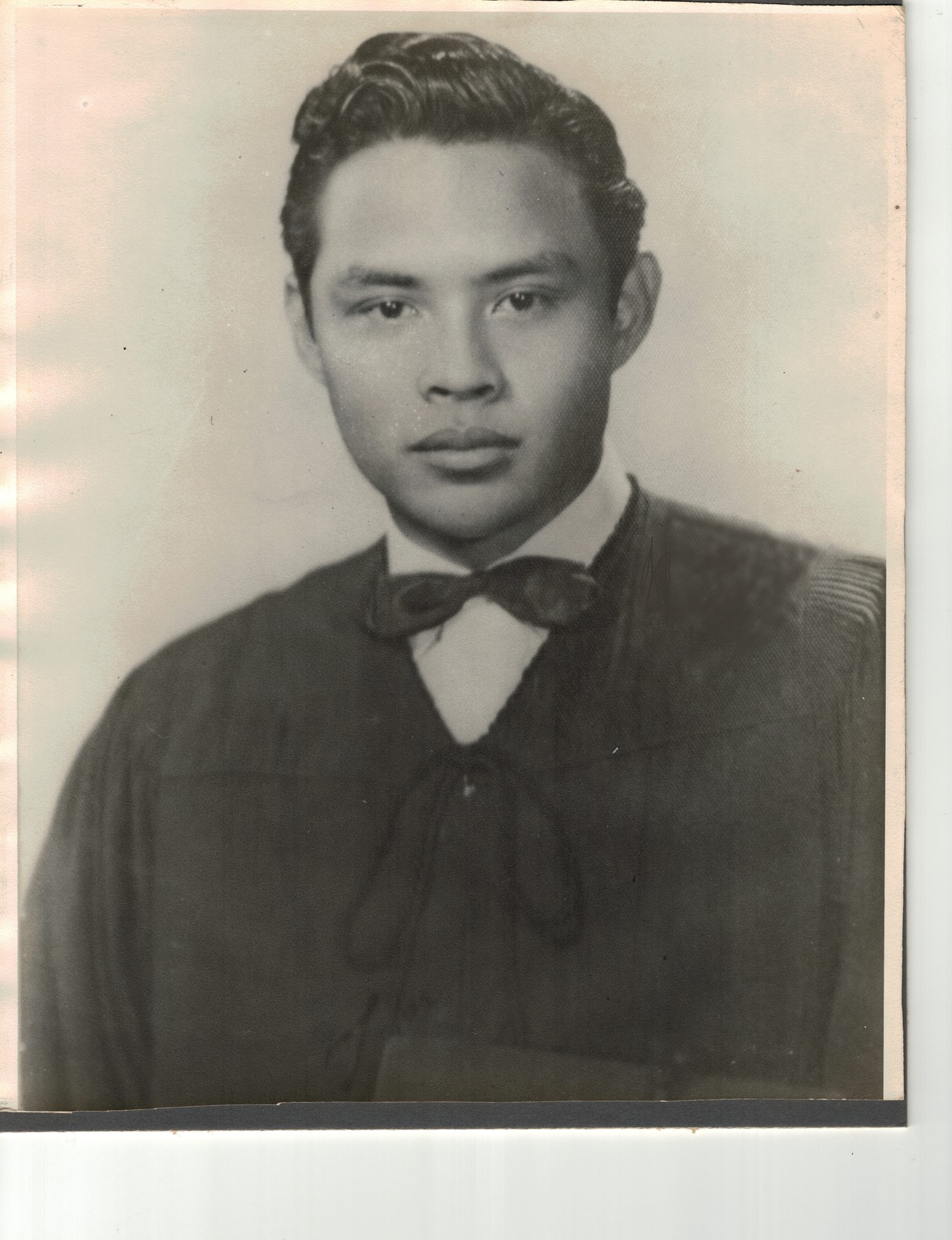 Obituary of Oscar R Gavieres