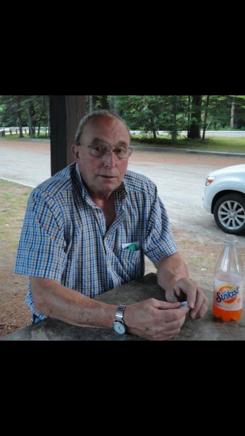 Obituary of Everett Charles Helie