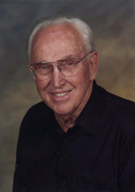 Obituary of H. Russell Bomhoff Jr.