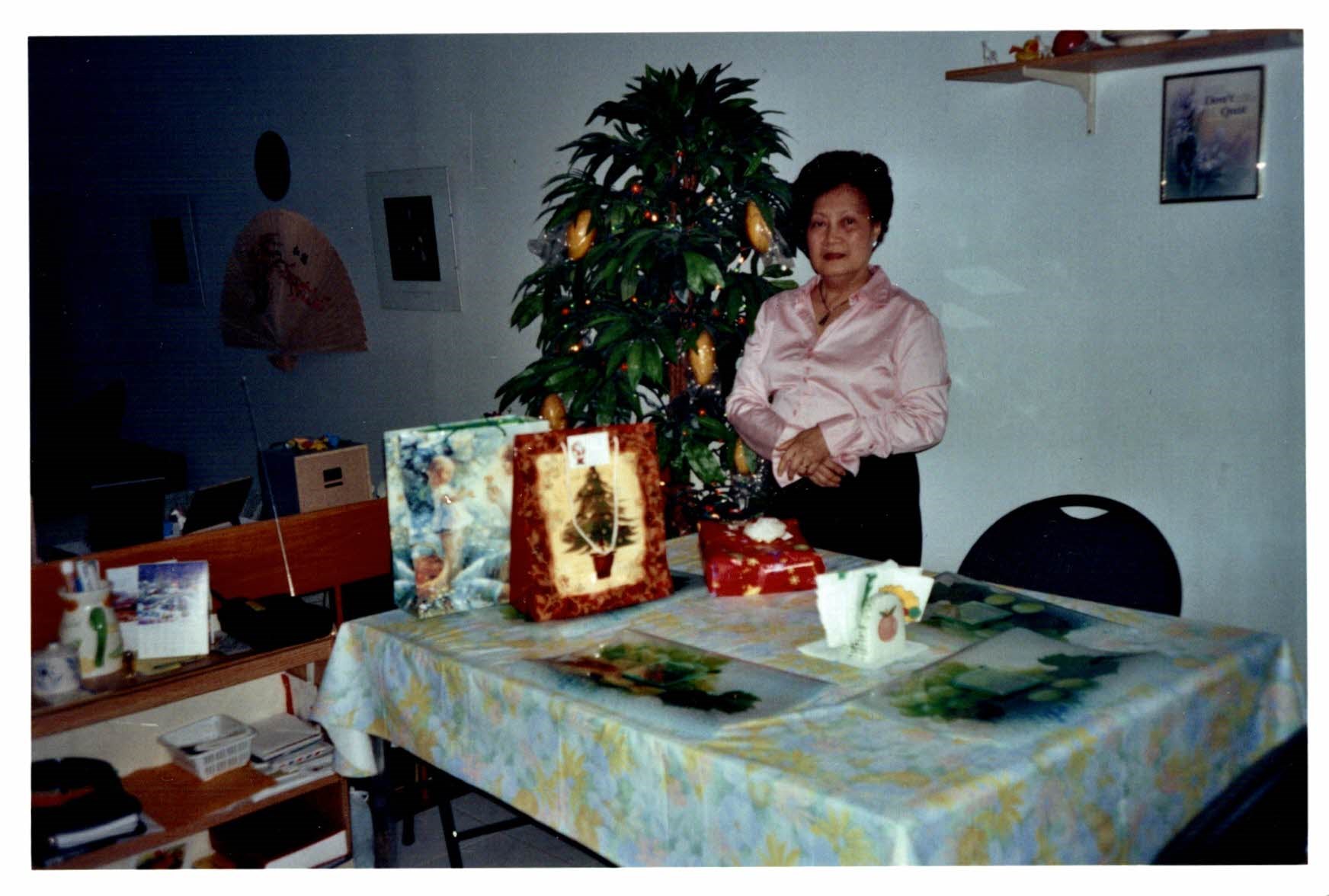 Obituary of Violeta Valdez Farinas