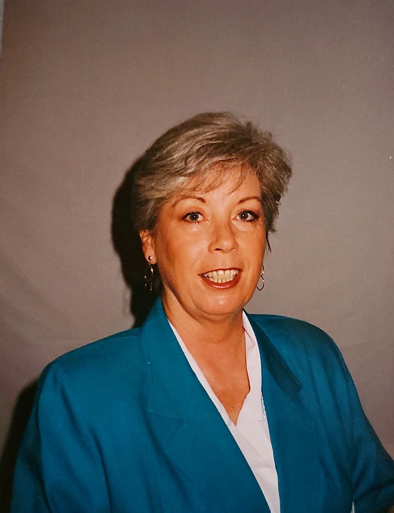 Obituary of Gloria Jean Lowe