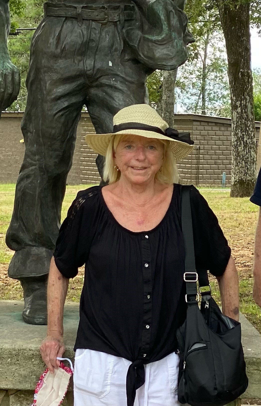 Obituary of Elizabeth Charlotte Cameron