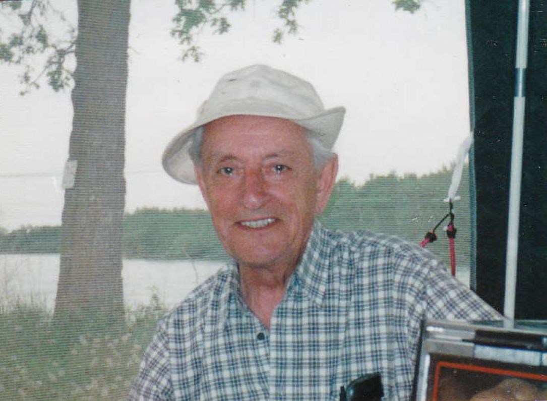 Obituario de Raymond Herman Hellofs