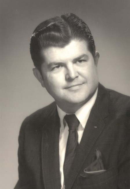 Obituary of Royal A Mackenzie Jr