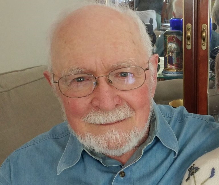 Obituary of Thomas Clyde Hollocher