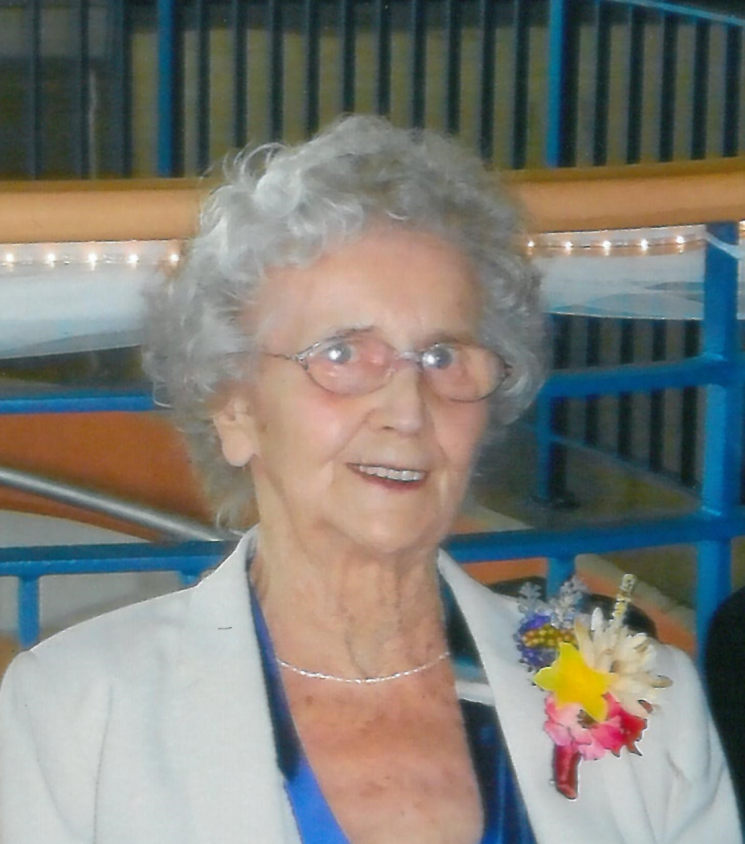 Obituary of Vera Rachel Desveaux