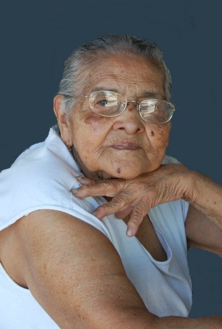 Avis de décès de Reyna Mercedes Flores