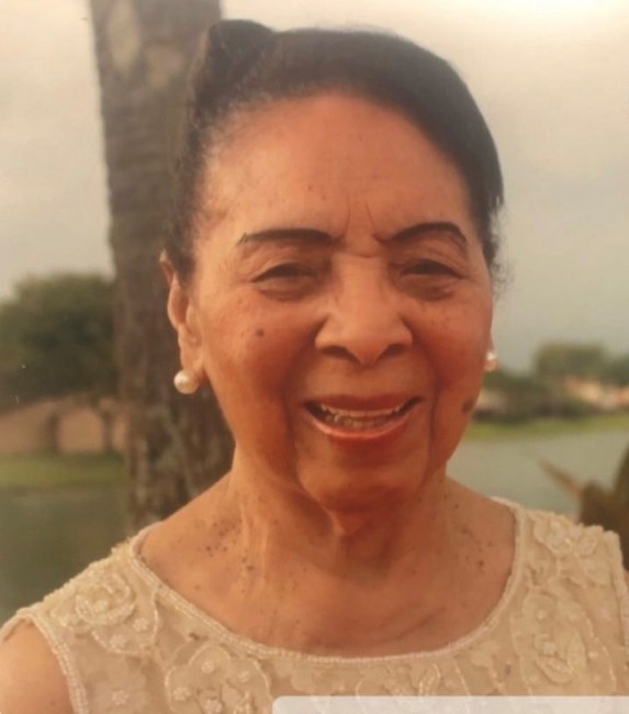 Obituary of Mercedes L. Dominguez