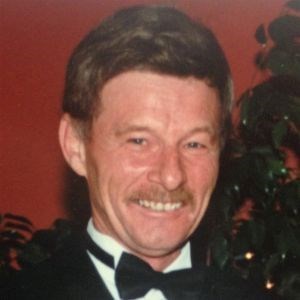 Obituario de Mike Watson