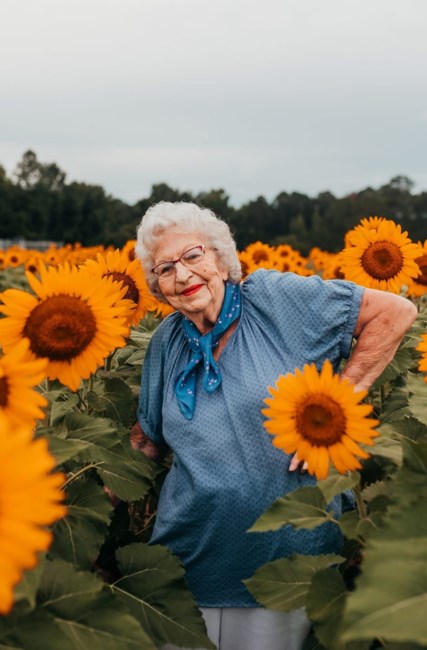 Obituary of Elaine L. Bigger