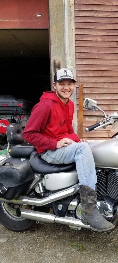 Obituary of Hunter Riley Davies