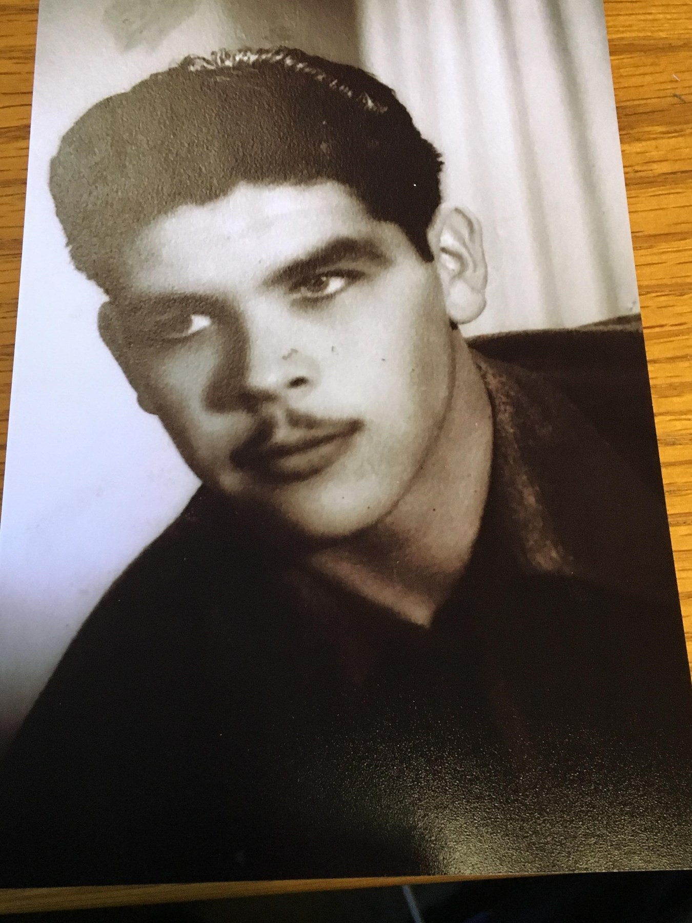 Obituario de Arnold Flores