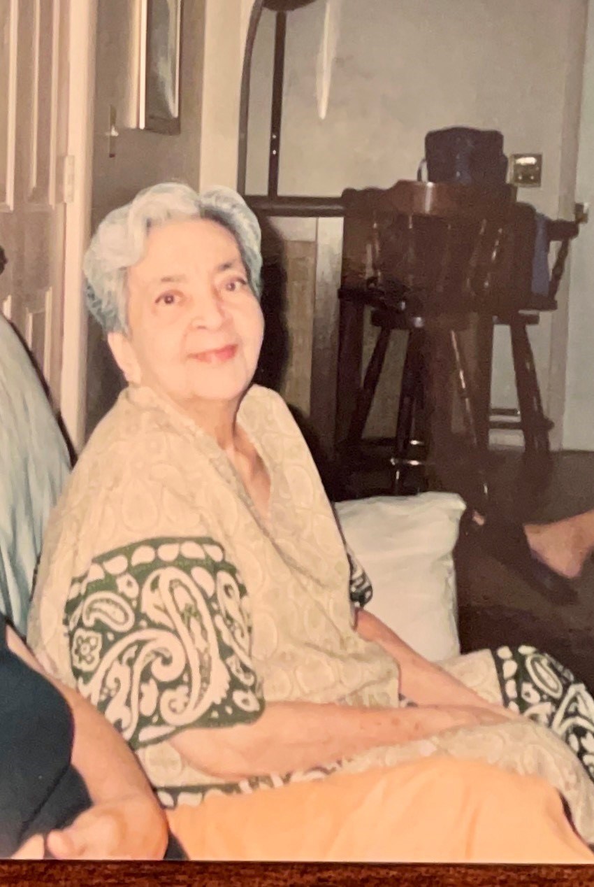 Obituary of Ayda Flores