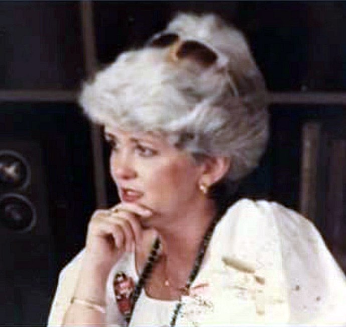 Obituary of Nancy Froelich Lewis