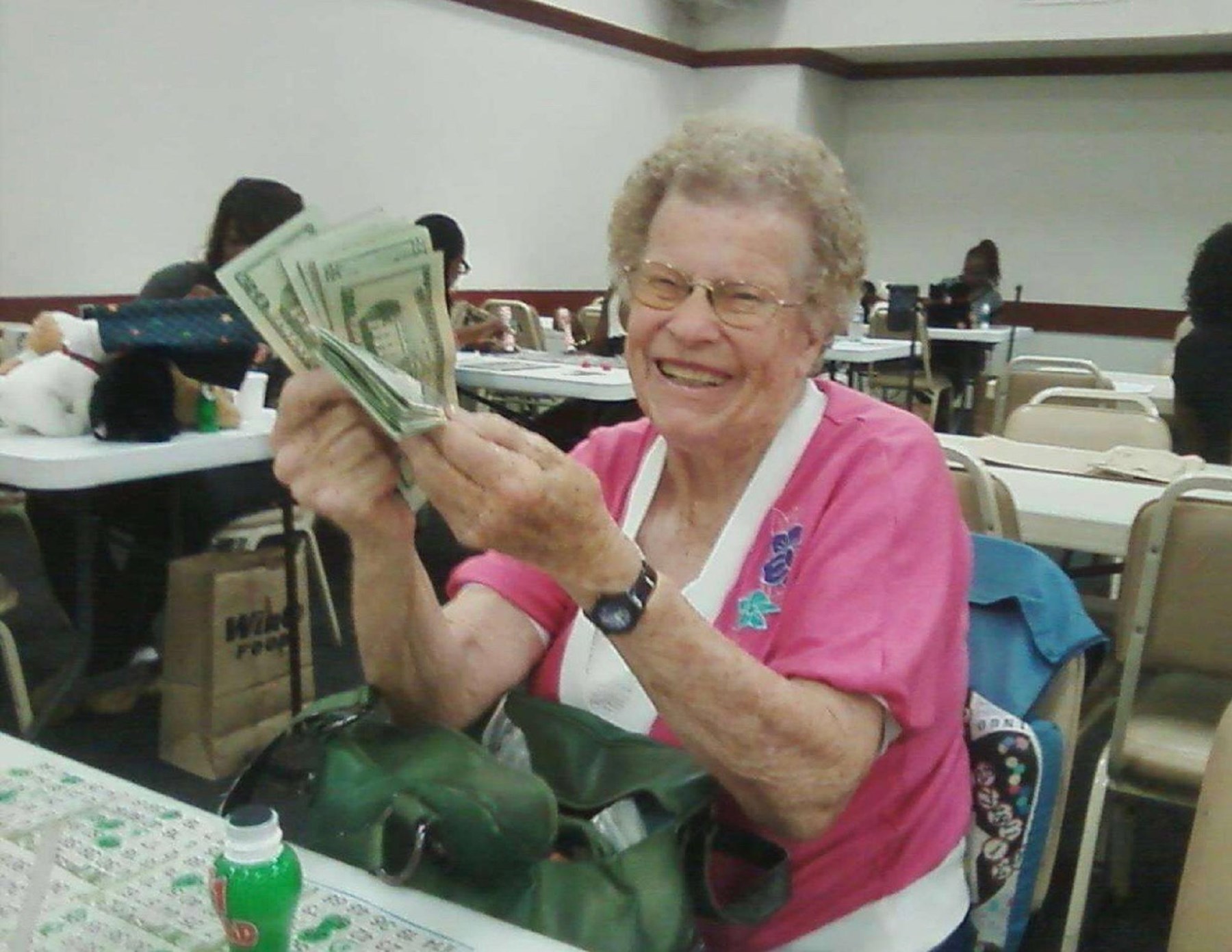 Obituary of Lil Mae Burke "Bingo"