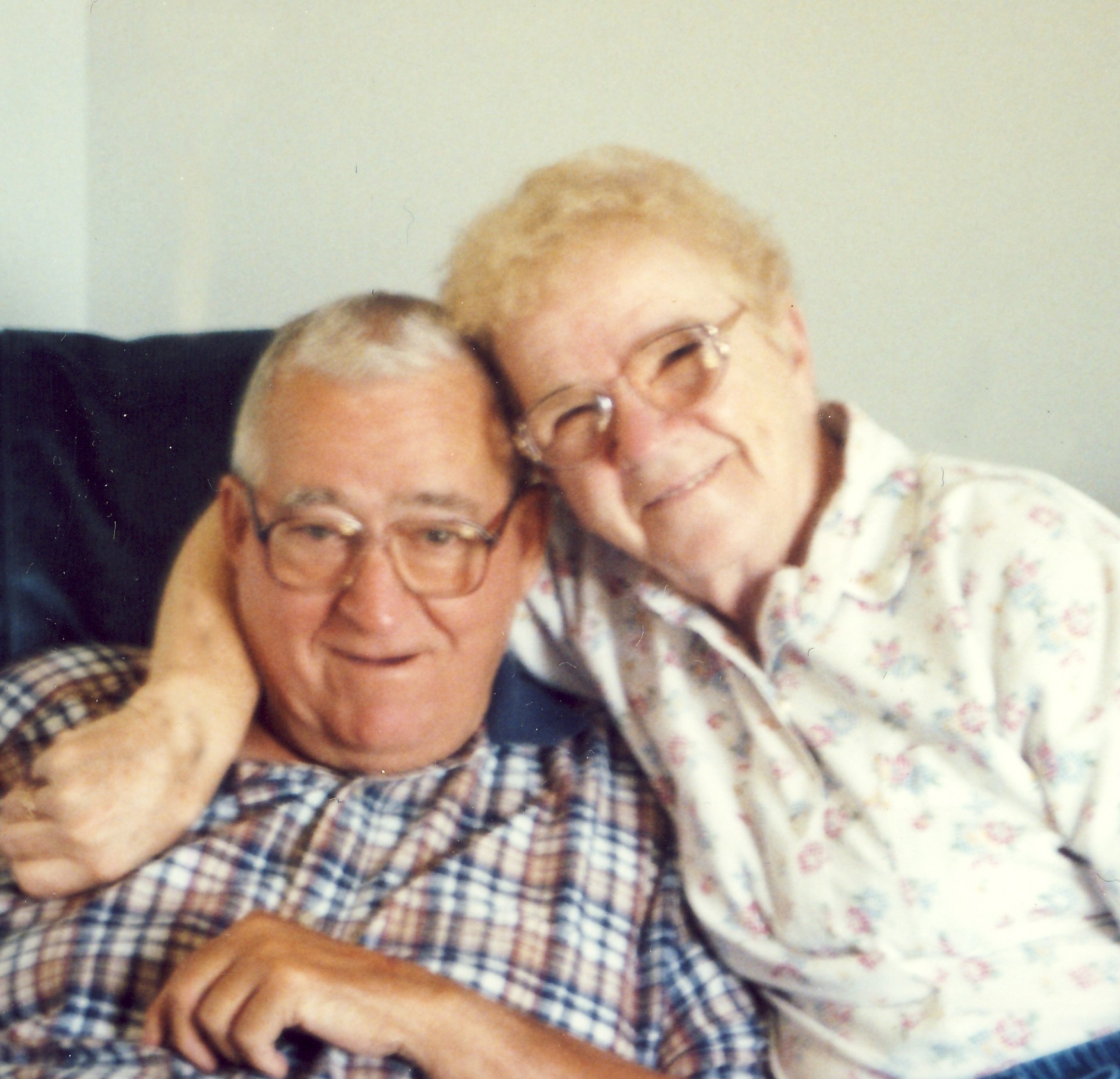 Amick Burnett Funeral Obituaries - besy004