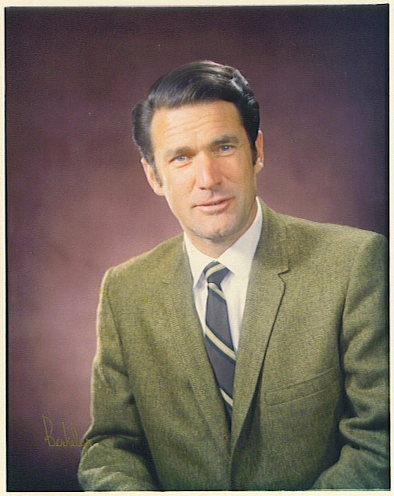 Obituario de Eugene Merle Shearer