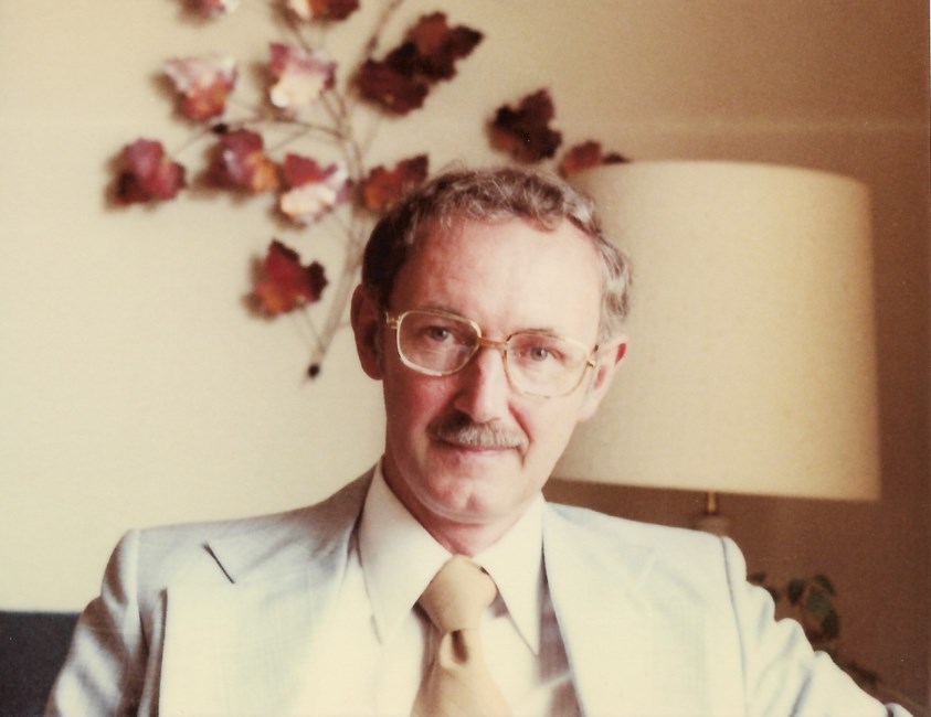 Obituary of Ross Munro Cross