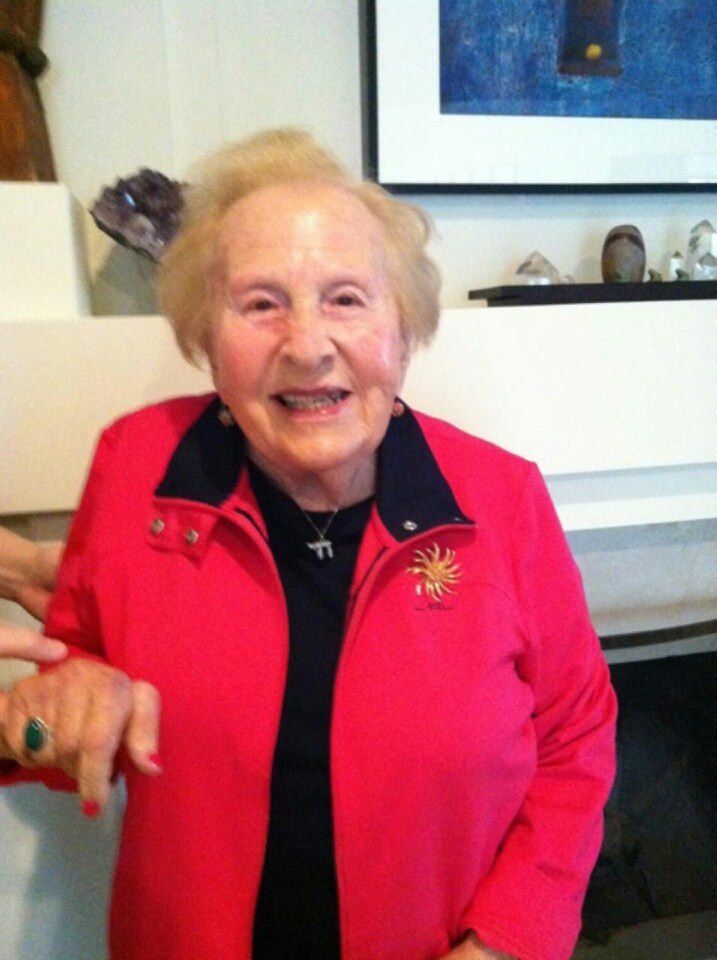 Obituary of Helen Mandel