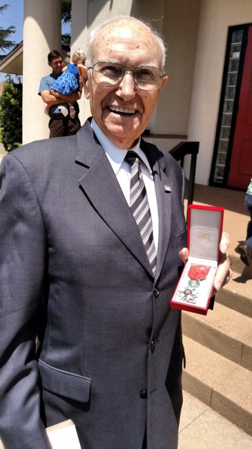 Obituary of Floyd R. Ross