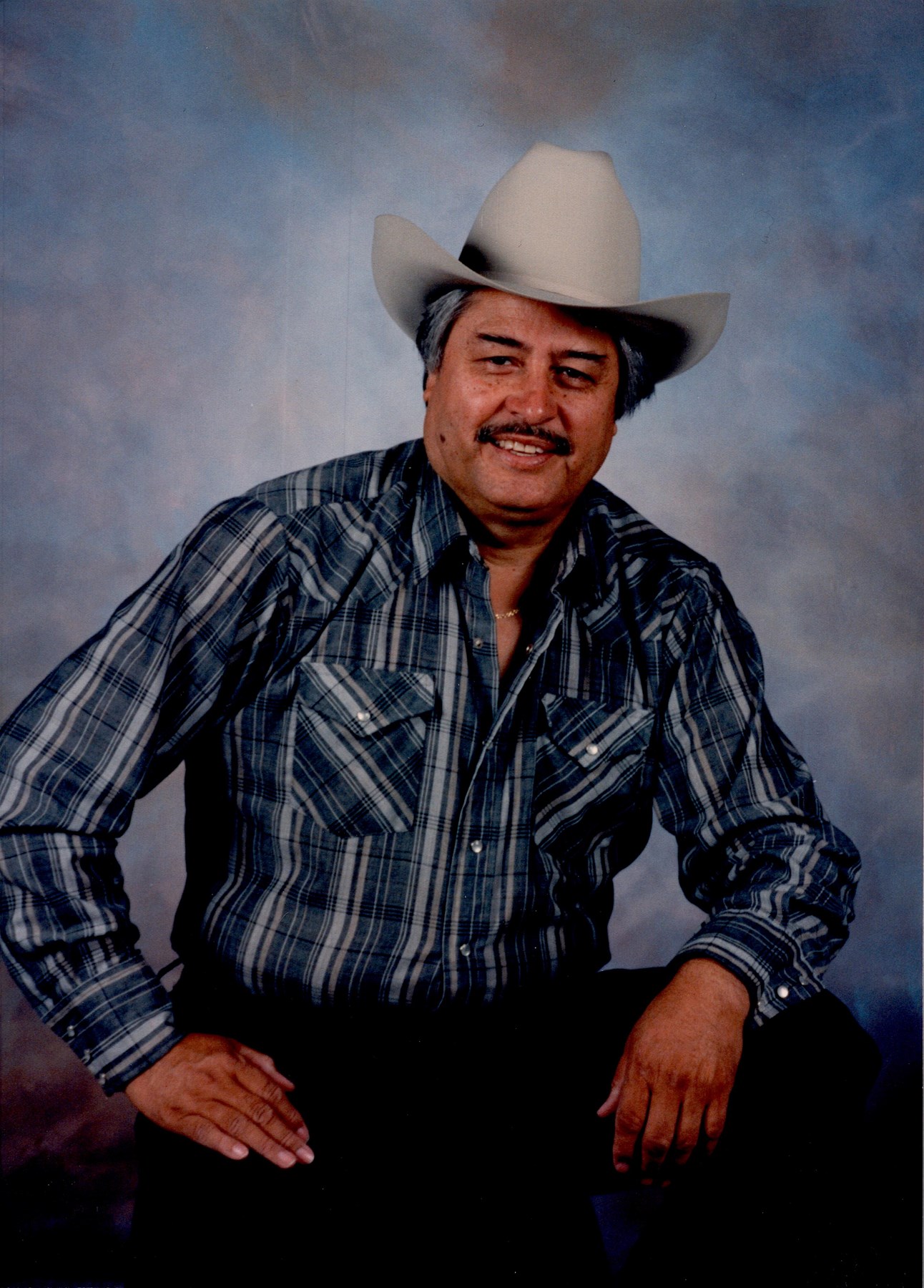 Obituary of Leandro Cantu Flores
