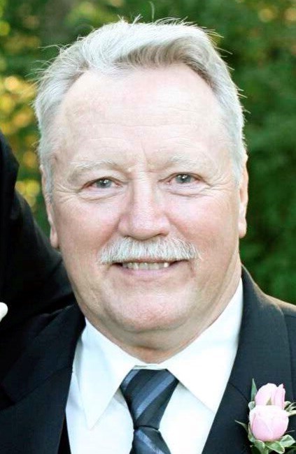 Obituary of Dennis W Pyle