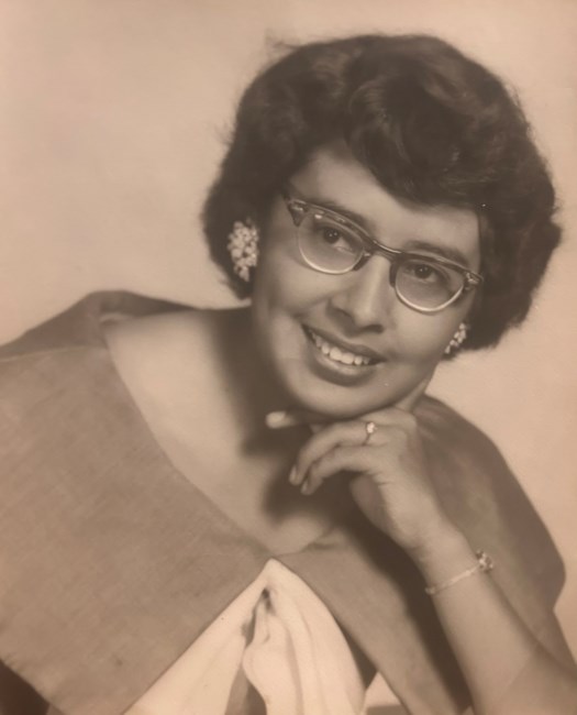Obituary of Estela G. Lineweaver
