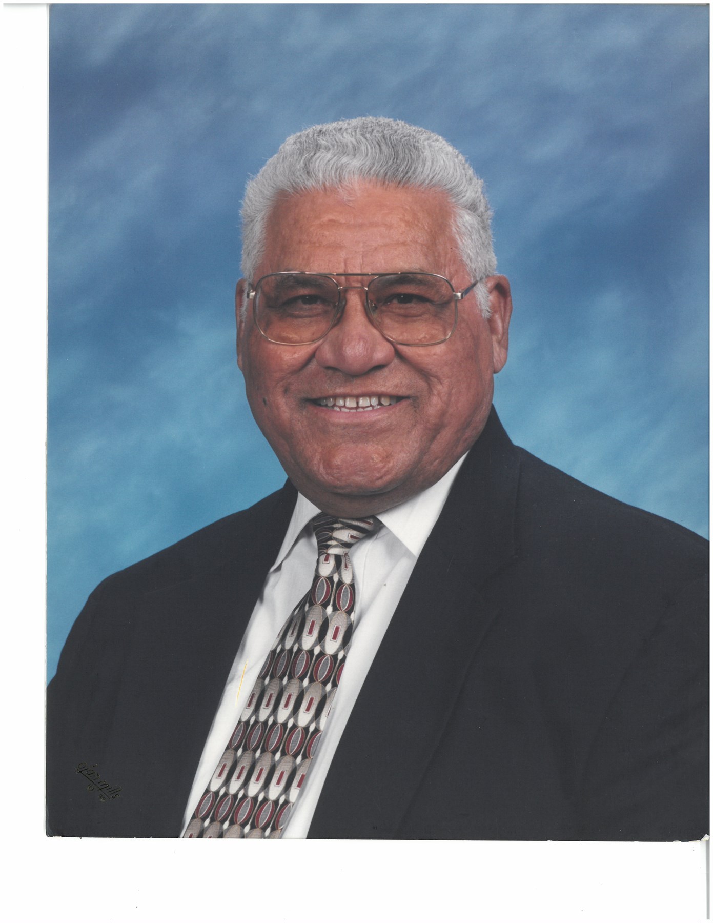 Obituary of Roberto G. Luna