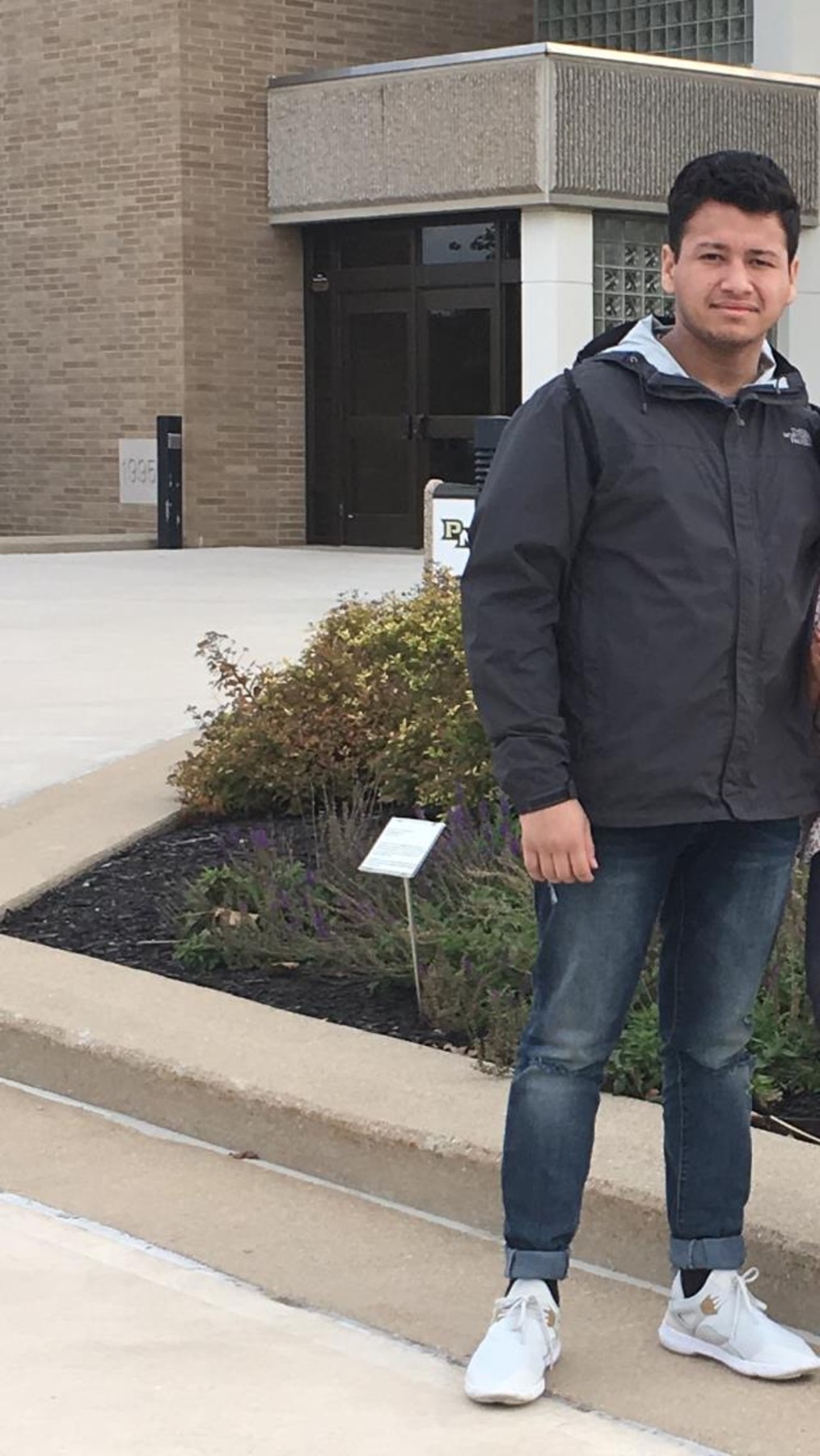 Obituary of Victor Alexis Gil-Bravo