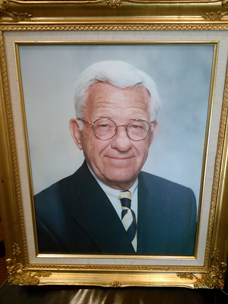 Obituario de Dr. John Ellis, Jr.