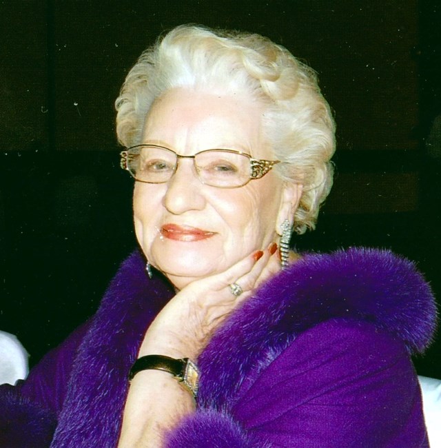 Obituario de Andrea Freida (Kiesewetter) Young