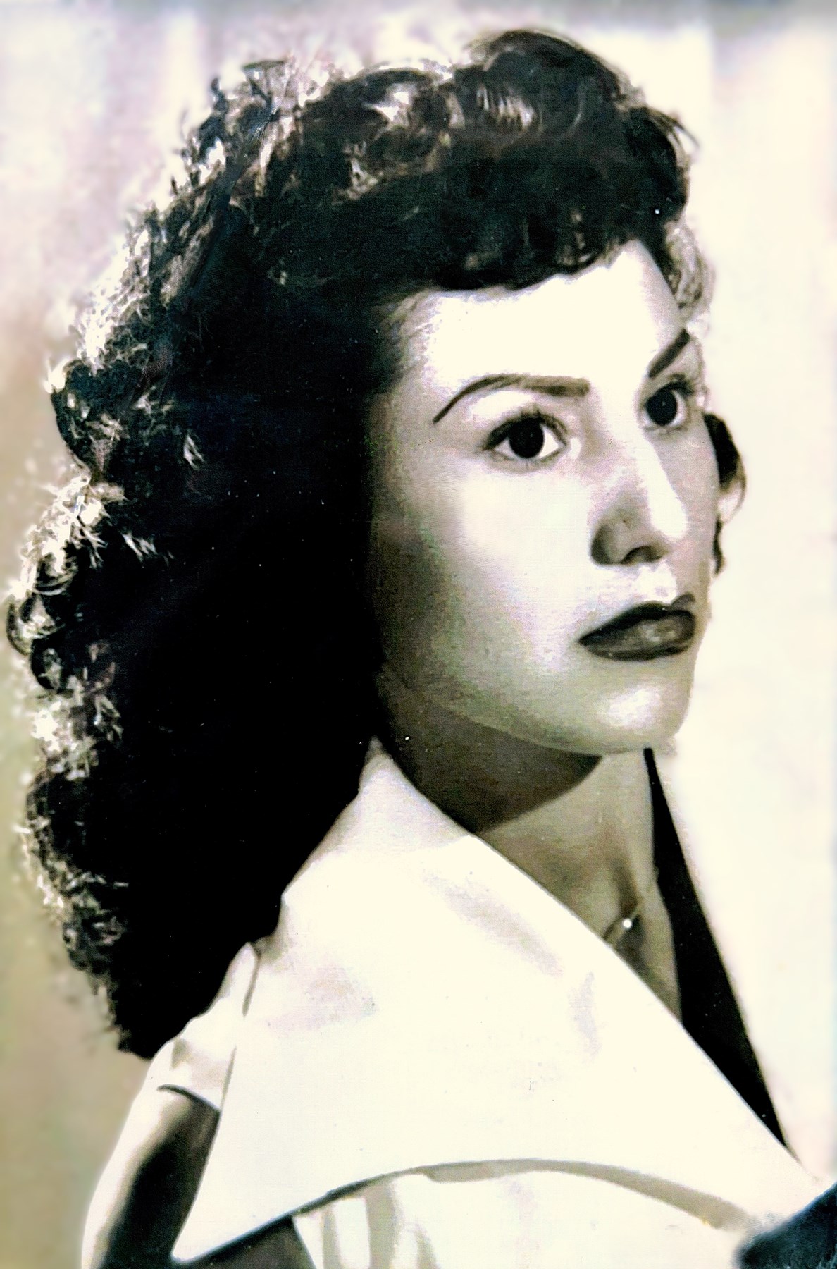 Obituary of Luz Flores