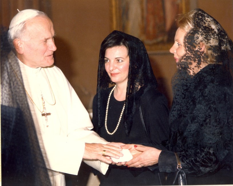 Obituary of Marie Renée Bender