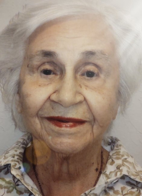 Obituario de Juanita Charriez Robles