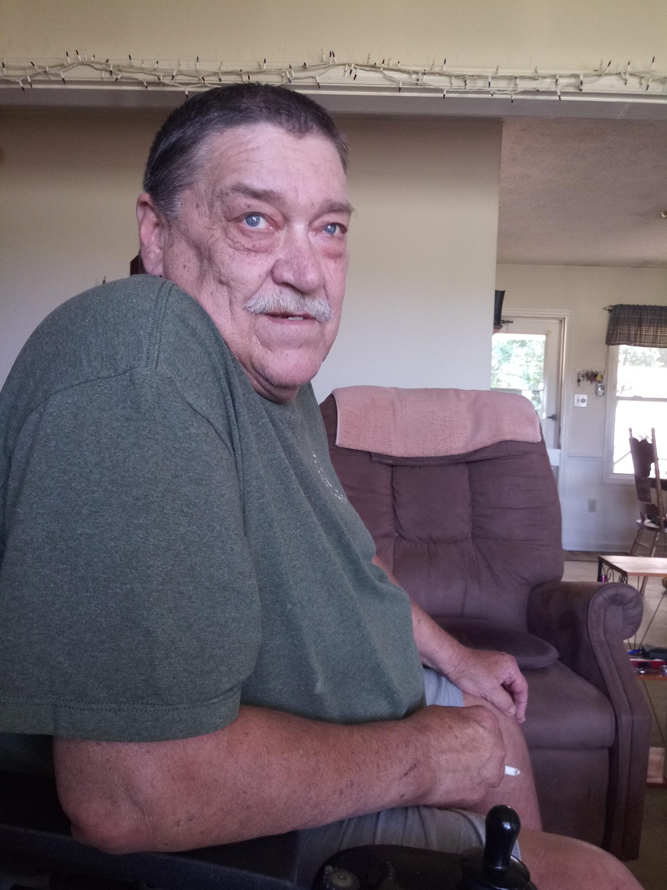 Obituary of Eddy Burke Smith