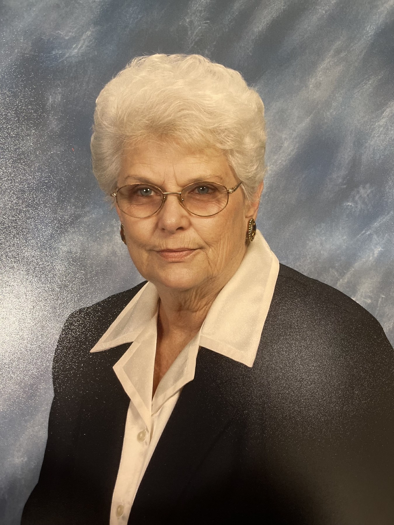 Obituary of Eleanore Elizabeth Lewis