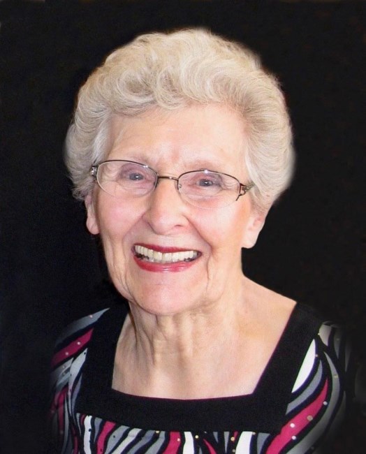 Obituario de Esther Edith Adams