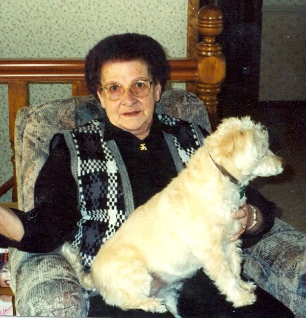 Obituario de Phyllis M. Nisbet