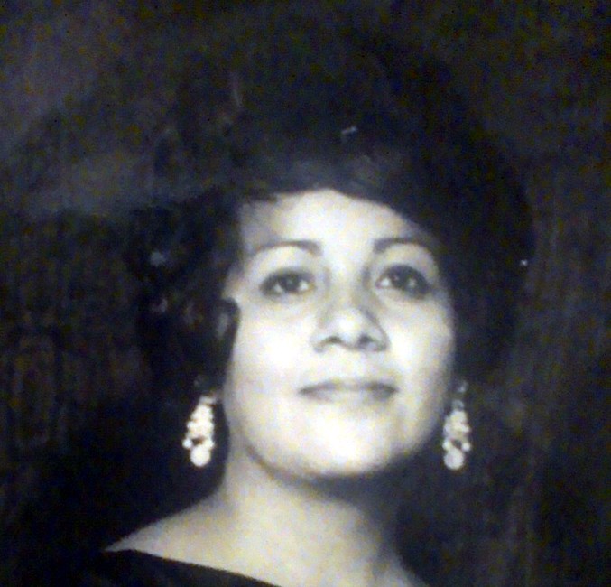 Obituary of Gloria Rios Vidaurri