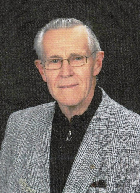 Obituary of Lowell Thomas Mikkelson
